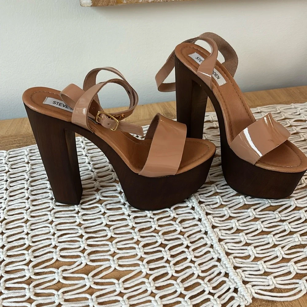 STEVEN MADDEN wooden Platform chunky heels, patent leather camel color 10